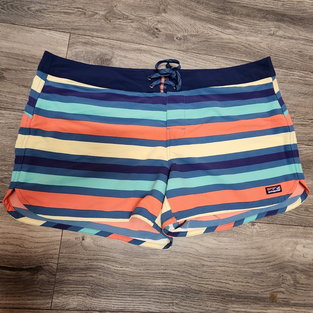 PATAGONIA® Women's Wavefarer® Boardshorts 5" Inseam